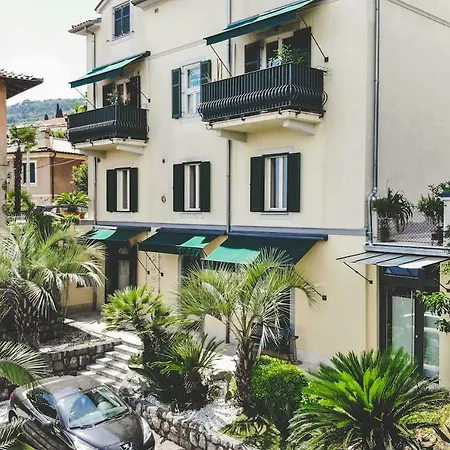 Mandarin Apartament *